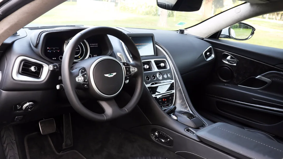 Aston Martin DB 11  LAUNCH EDITION